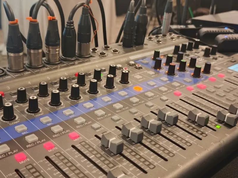 Perlengkapan Event Production - Audio Mixer